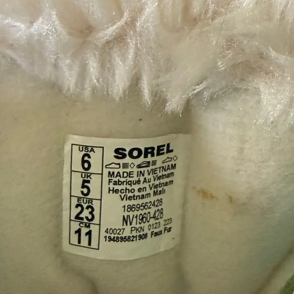 Sorel Snow Commander kids' boots size 6 blue pink logo black rubber shell.